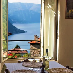 Liliana , Faggeto Lario Italia